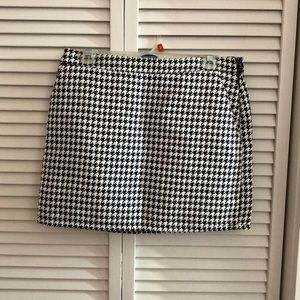 Houndstooth skirt